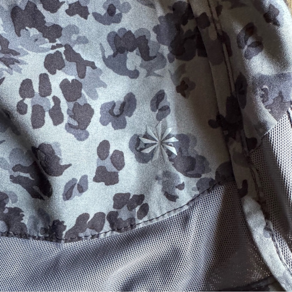 Athleta Printed Mesh Racer Run Short 4” - Picture 5 of 5